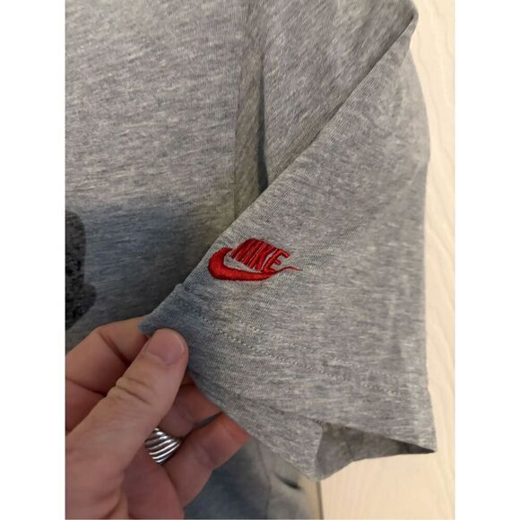 Nike London Gray Cotton Short Sleeve T-Shirt. Size Small - Picture 5 of 9